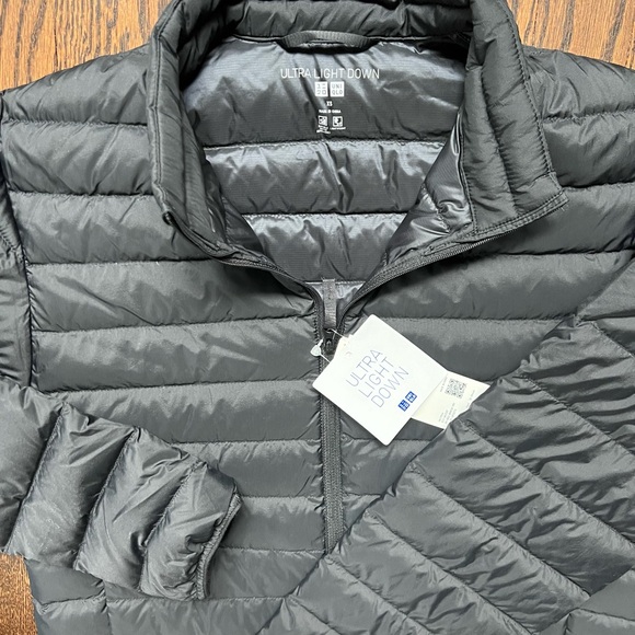 Men’s Uniqlo jacket size XS NWT - Picture 3 of 3